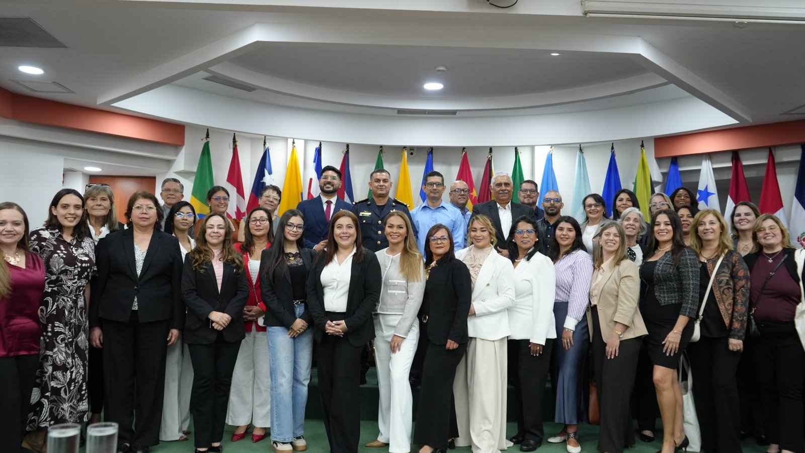 Delegaciones de más de diez países en el congreso de ALAMFPyONAF, con Bryan Véliz representando a Chile