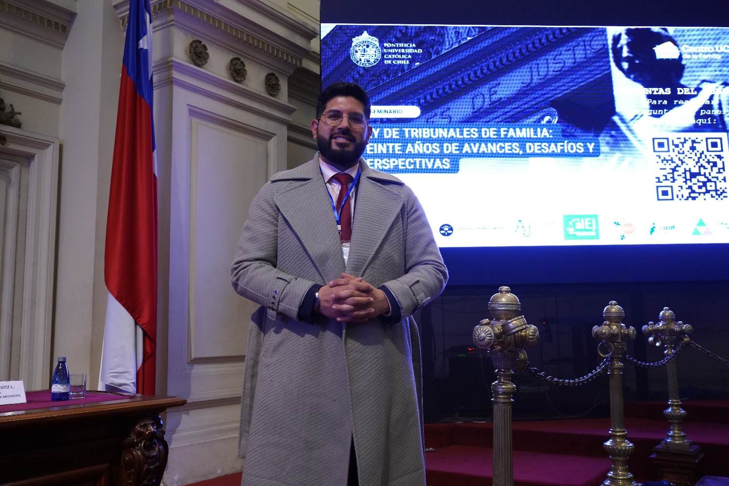 Bryan Véliz en el seminario «Ley de Tribunales de Familia: veinte años de avances, desafíos y perspectivas», organizado por la Pontificia Universidad Católica de Chile y el Centro UC de la Familia